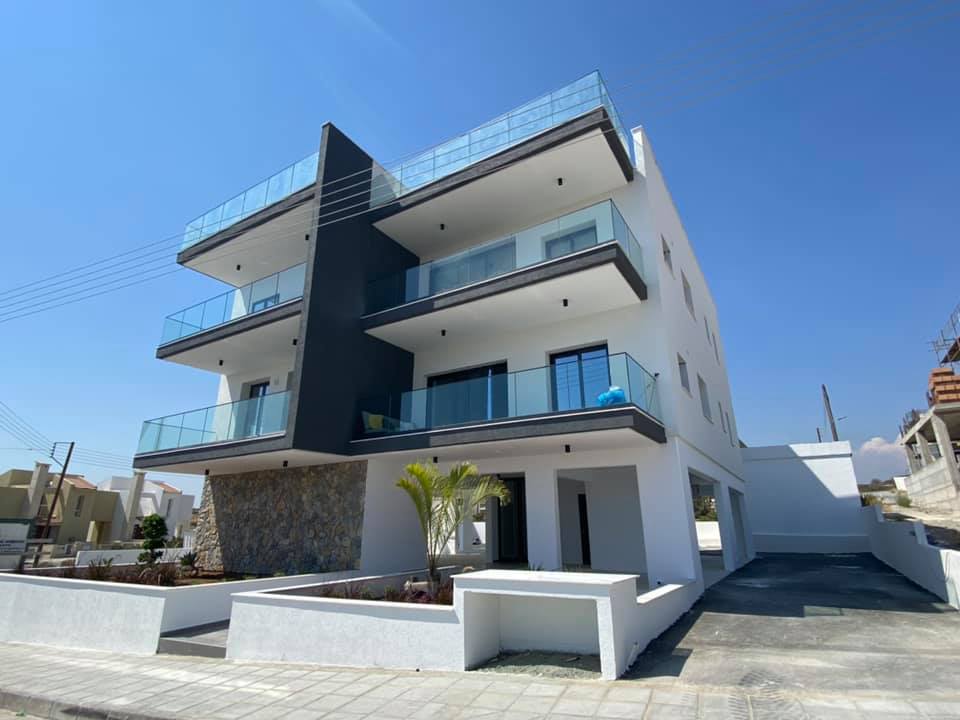 2 Bedroom Apartment N° 202 - Orthodoxou Building - Episkopi